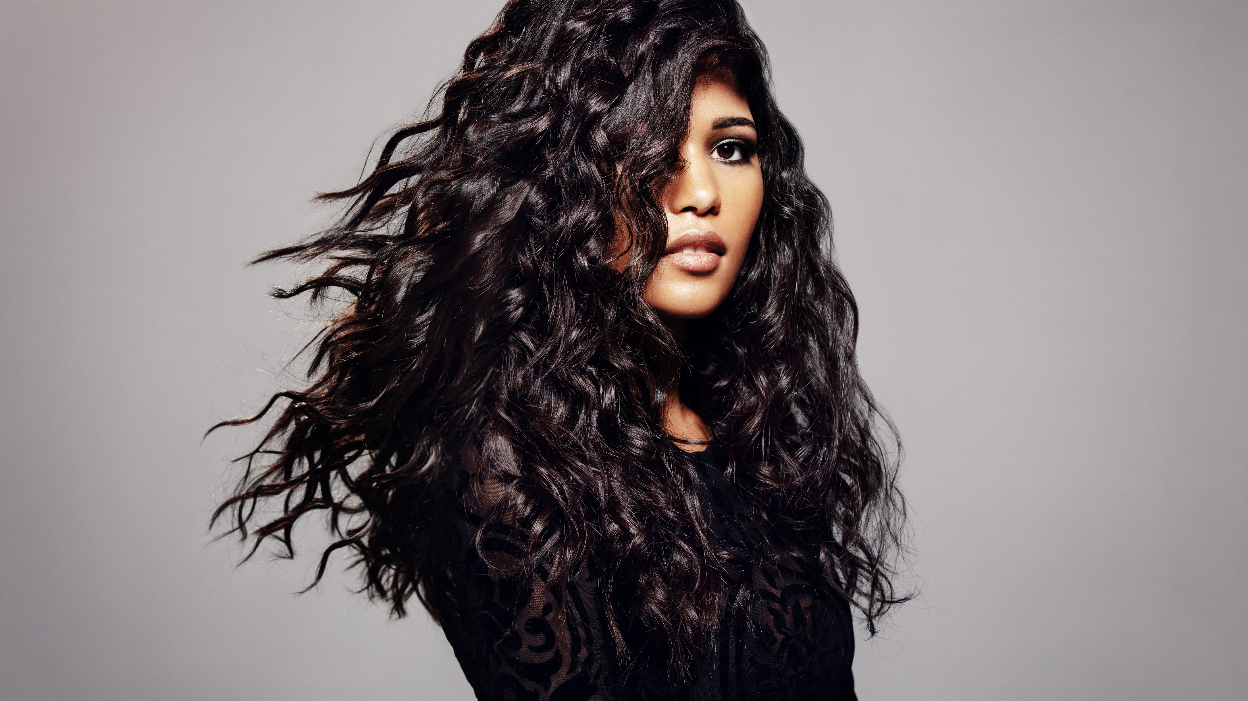 Fashion model with wavy hairstyle